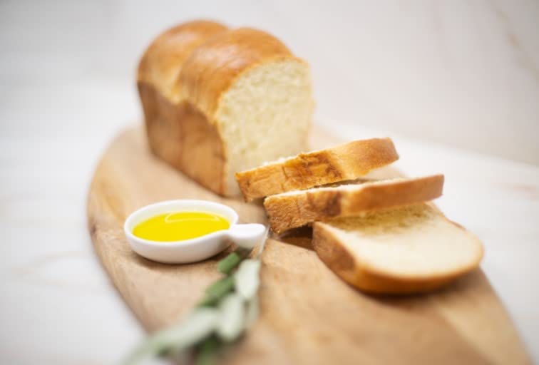 Extra Virgin Olive Oil - Santa Maria Portuguese Vintage Metal Tin - 200ml. This is a brand with almost 100 Years. (5)