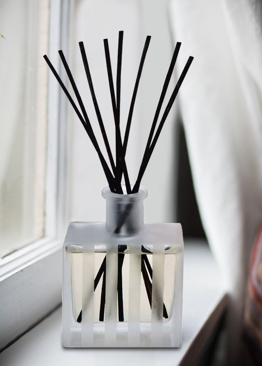 LOVSPA Reed Diffuser Set, Red Currant Scented Oil Diffuser with Sticks, Home Fragrance Accessories for Bathroom Shelf Decor, Aroma Diffusers for Home or Office Desk, USA Made