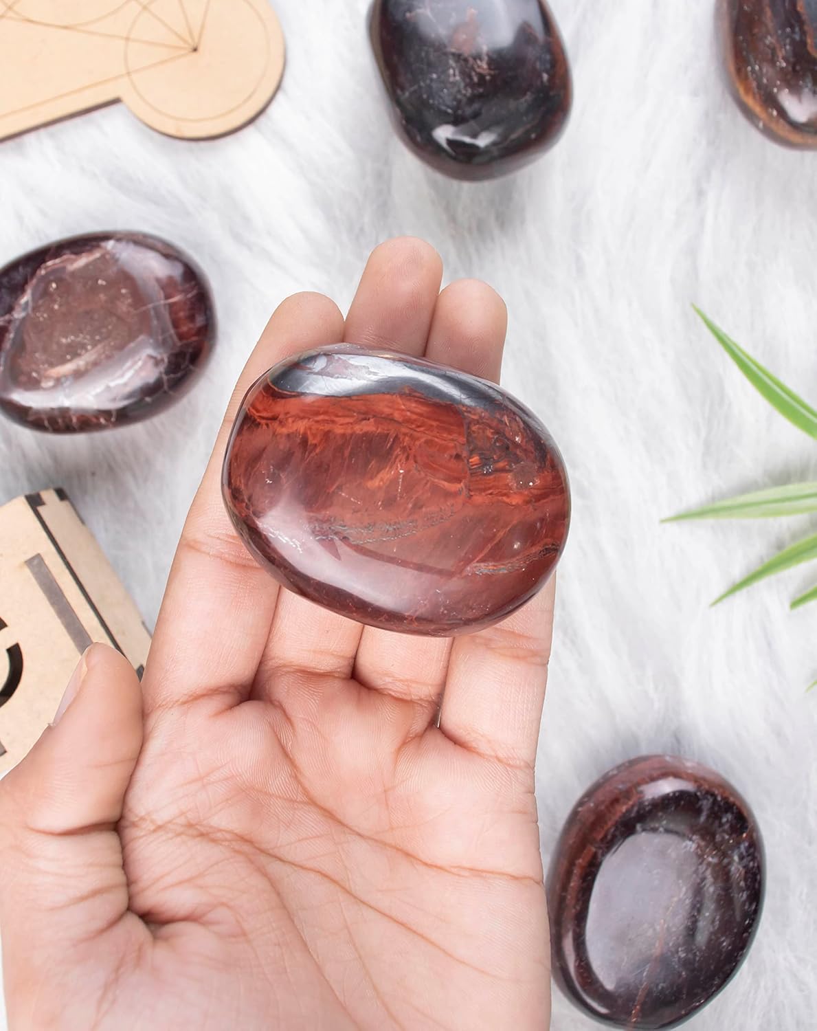 Crocon 50mm Red Tiger Eye Large Oval Palm Stone 900+ Carats Pocket Massage Worry Stones for Natural Body Chakra Balancing Reiki Healing Stones & Crystal Grid Healing Massage Spa Energy Crystals