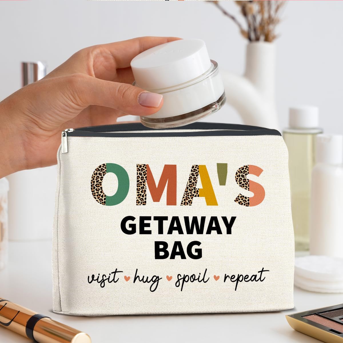 Oma's Getaway Cosmetic Bag Grandma Gifts From Grandkids, Gift for Grandma Grandmother Grammy Mimi Oma Makeup Bag Zipper Makeup Pouch
