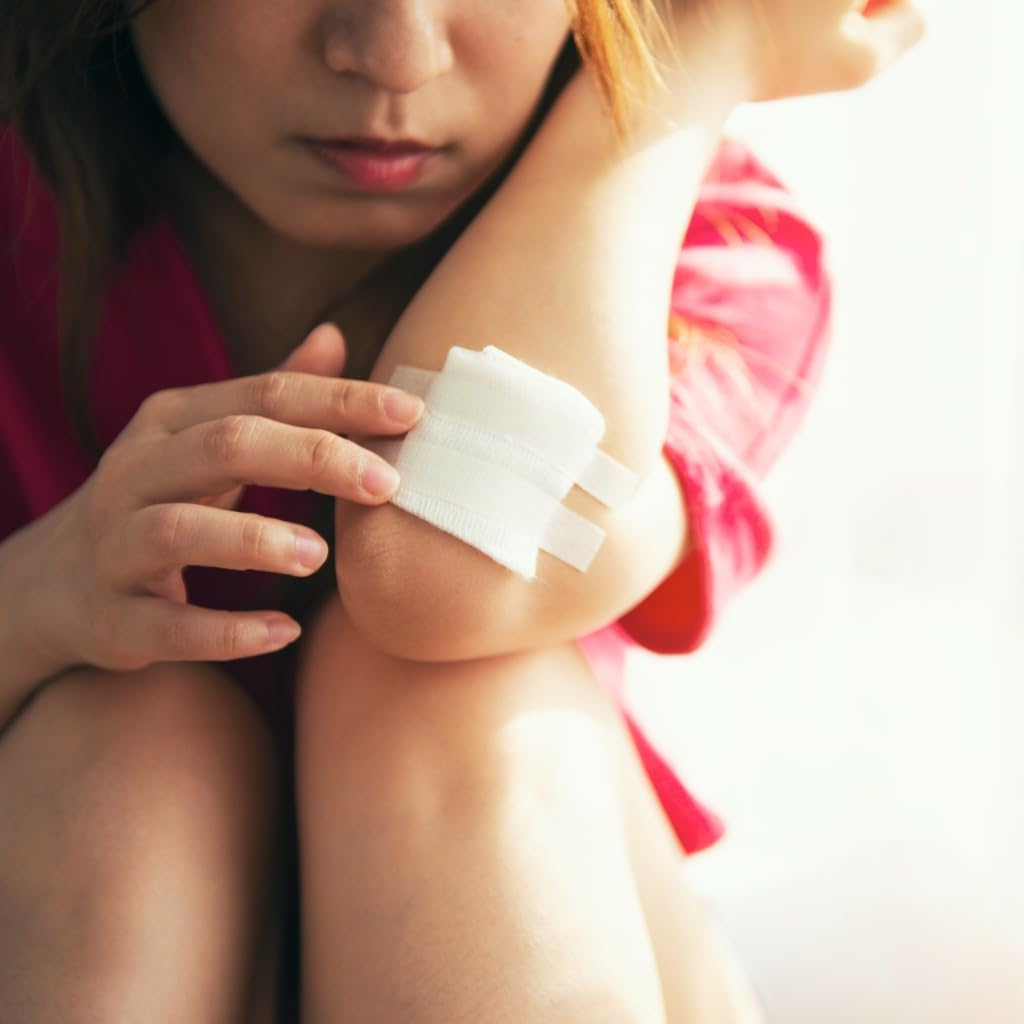 Non-Sterile Gauze Pads - Non-Woven 4 Ply Highly Absorbent Gauze Pad Dressing Sponges- Great for First Aid Medical, Dental and Wound Care, Prepping, Scrubbing & Cleaning (4x4 (200 Count))