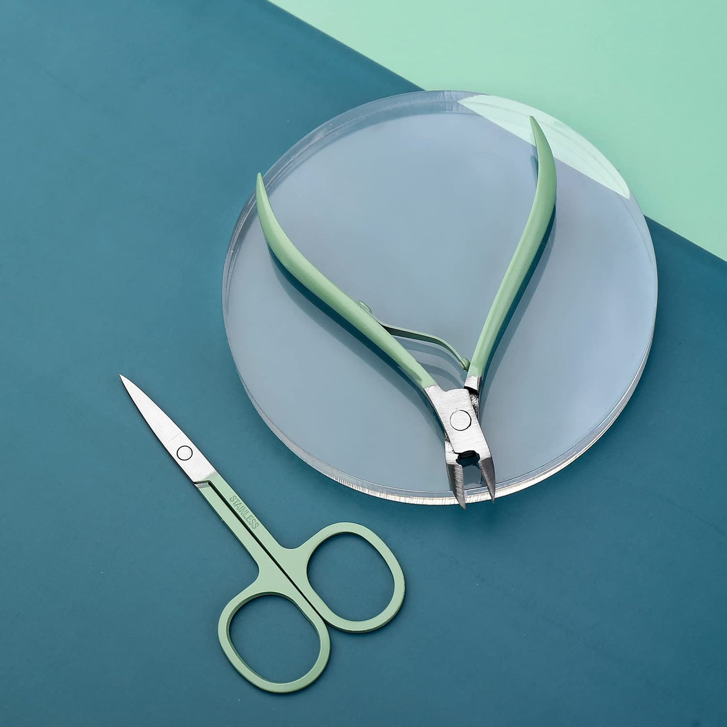 Manicure Set Professional, Nail Clippers, Pedicure Kit, 16 In 1 Grooming Kit Stainless Steel, Toenail Scissors Tools with Luxurious Leather Travel Case for Men Women Mint Upgraded Version