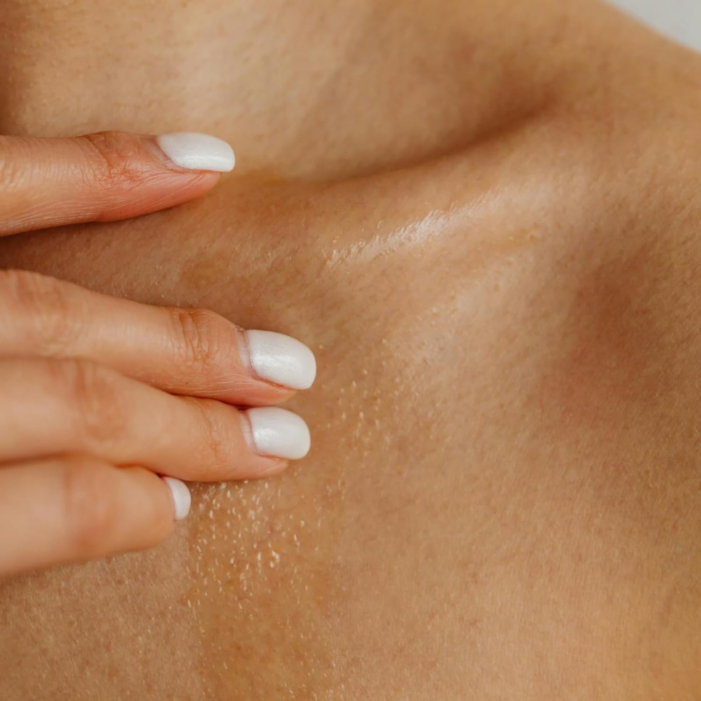 MELONY Lavender Massage Candle, 8.1oz Massage Oil & Lotion Candles for Relaxing Massage, Holiday Gift for Women & Men