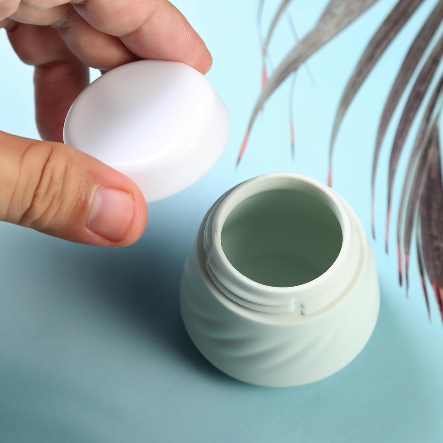 Gemice Silicone Cream Jars TSA Approved Travel Size Containers with Clear Bag, Leak-Proof Travel Accessories with Lid for Cosmetic Face Body Hand Cream (4 Pack)