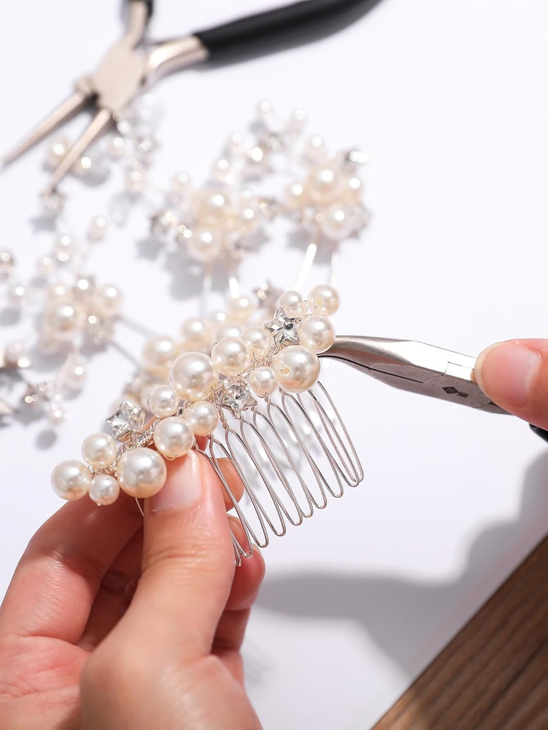 Pearl Bridal Hair Pins Wedding Hair Comb Bridal Hair Accessories for Wedding Brides Women Girls Star Shape