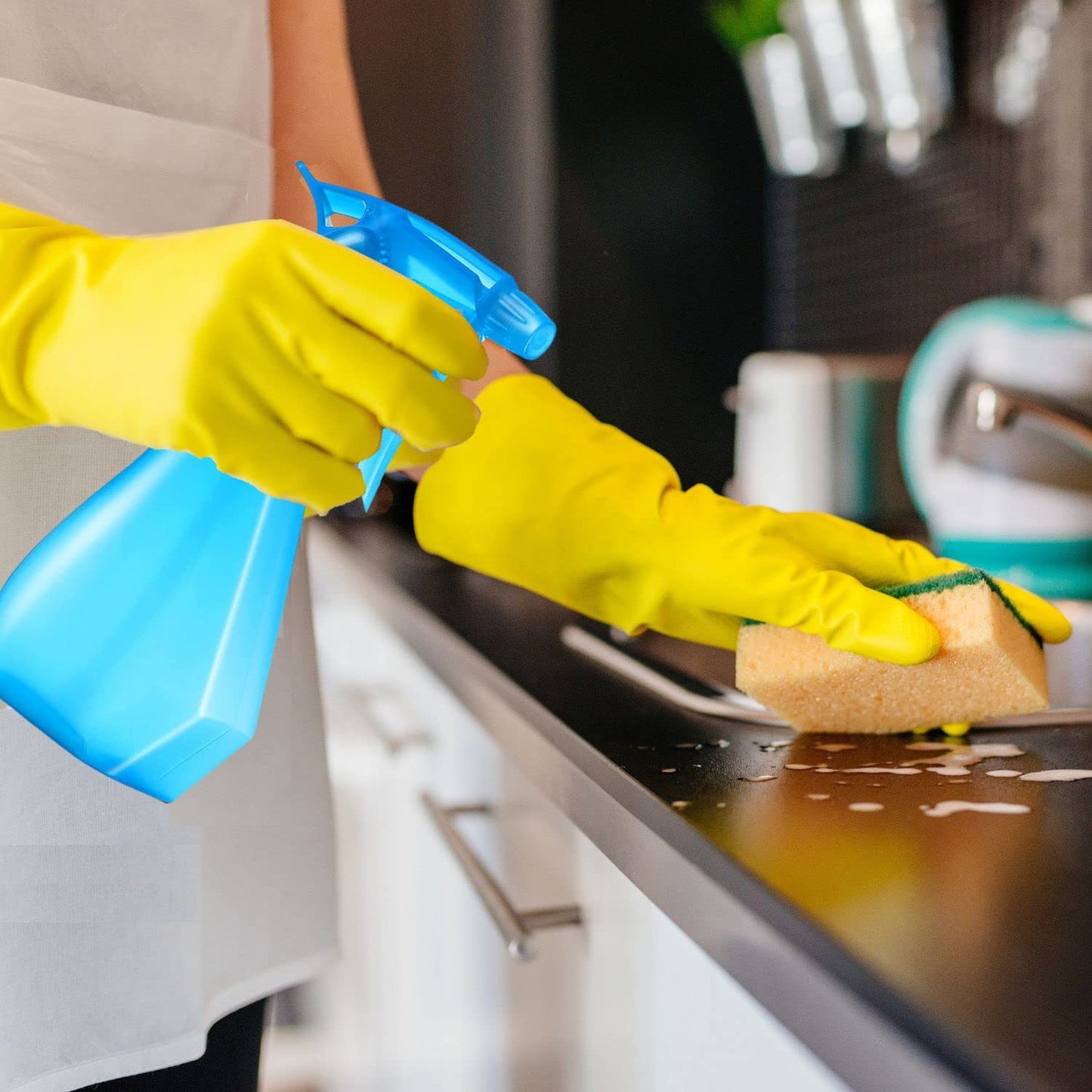 DilaBee (4-Pack, 8oz Plastic Empty Spray Bottles for Cleaning Solutions, Plants, Cooking, BBQ. Small Spray Bottle for Hair, Plant Mister, Mini Squirt Bottle for Cat - Food-Grade BPA-Free - Multicolor