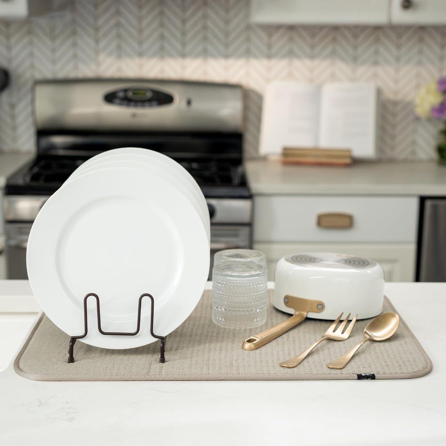 S&T INC. Dish Drying Mat XL, 18” x 24”, Absorbent Microfiber Kitchen Counter Mat, Dish Drying Pad for Dishes, Utensils, Pots and Pans, Extra Large, Pure Cashmere