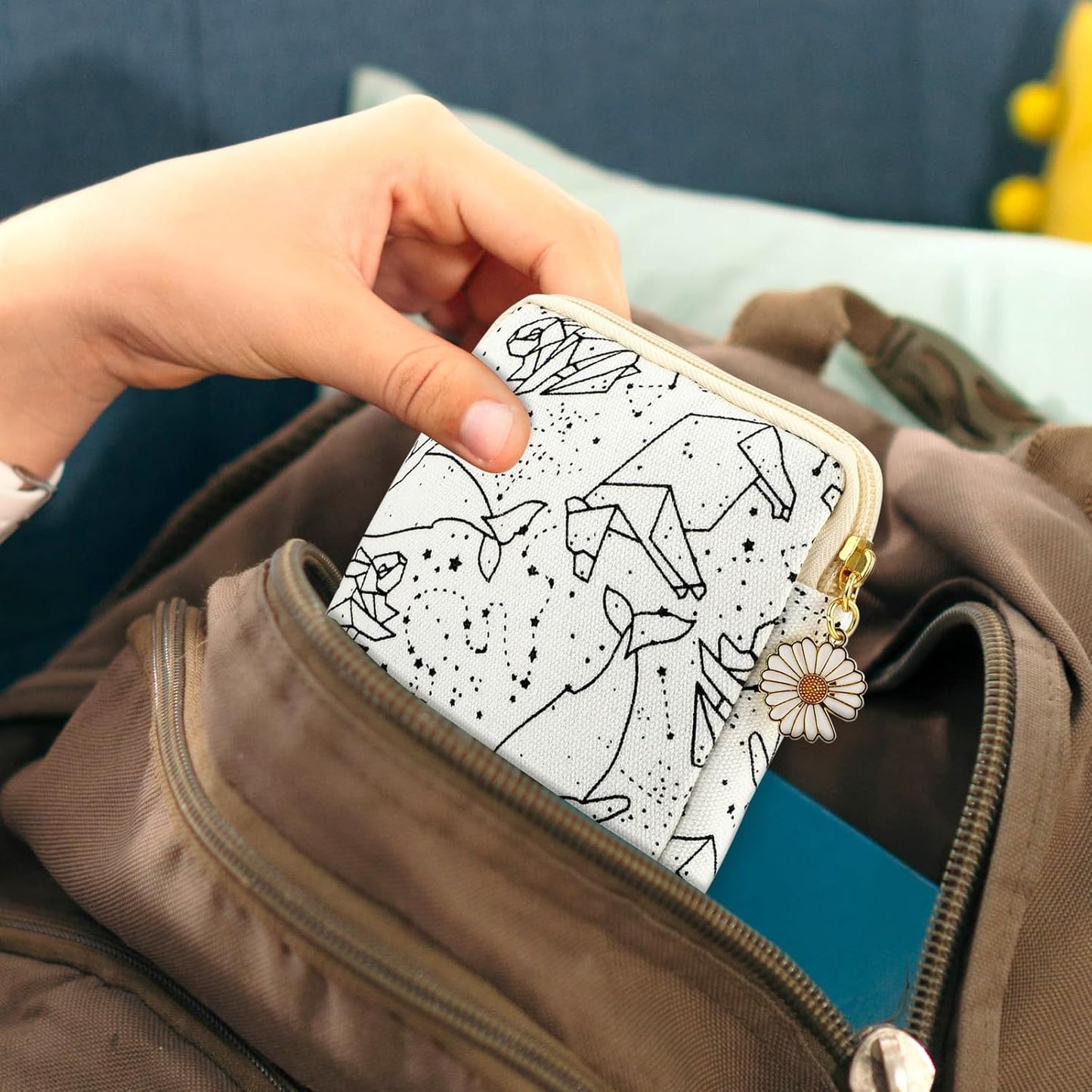 cobee 2PCS Sanitary Pad Storage Bag, Cute Sanitary Napkin Storage Purses Portable Period Bag with Daisy Zipper Panty Liner Tampon Menstrual Cup Nursing Pad Holder Pouch for Girls Women Travel(Bird)