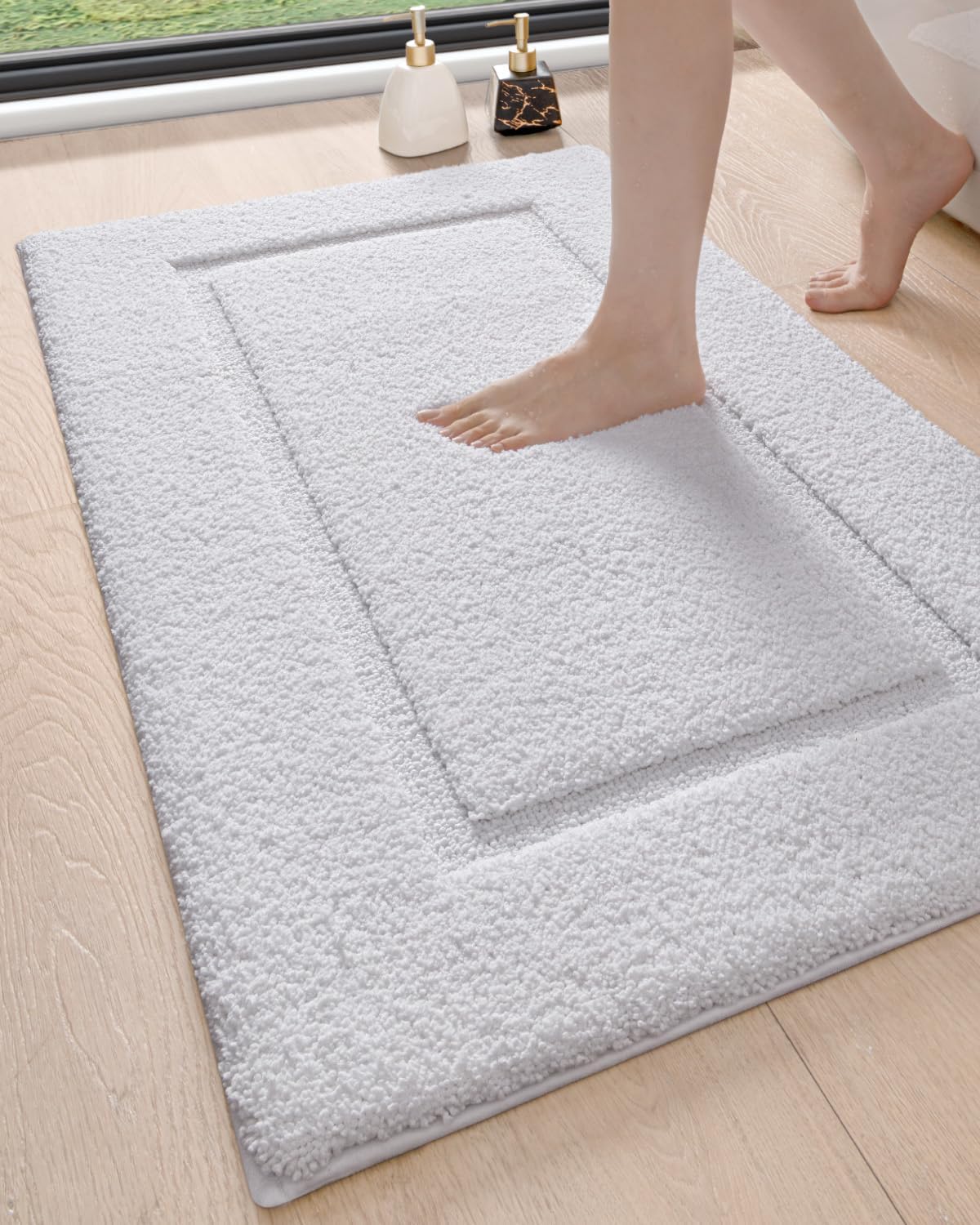 DEXI Bathroom Rugs 43x24, Washable Non Slip Bath Mat for Shower Floor, Absorbent Quick Dry Bathmat with Rubber Backing, Ultra Soft Plush Carpet for Tub, White