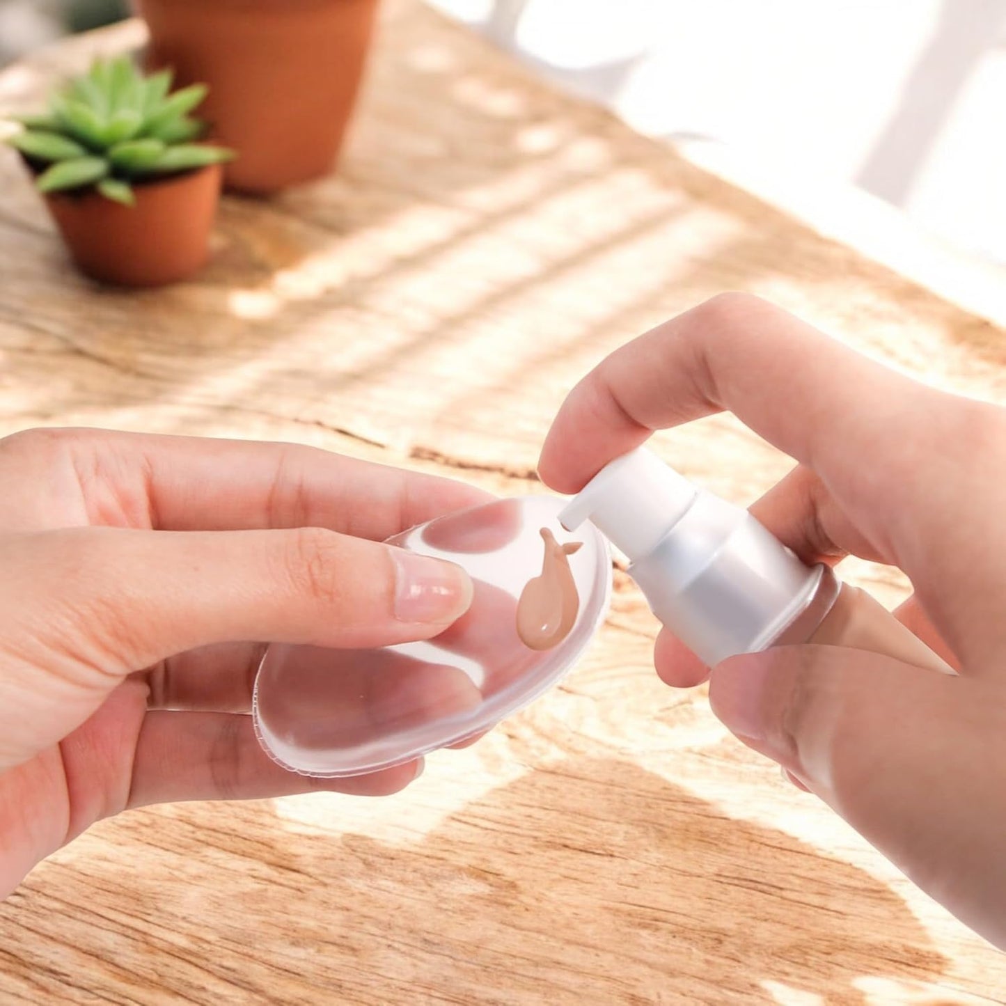 4 Pack Jelly Silicone Makeup Sponge Set for Women, Non-Absorbent Flawless Beauty Application Cosmetic Blender Pure Puff Applicator for Foundation, Powder, Concealer, Blush, Highlighter, Pink & Clear