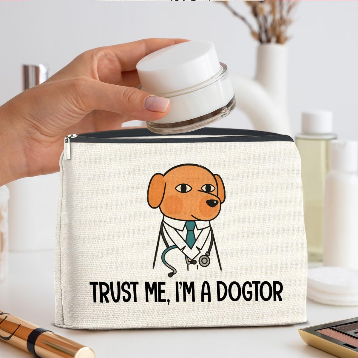 Funny Veterinarian Gifts I'm a Dogtor Makeup Bag Gifts for Women Veterinarian Vet Cosmetic Bag Zipper Pouch Gifts