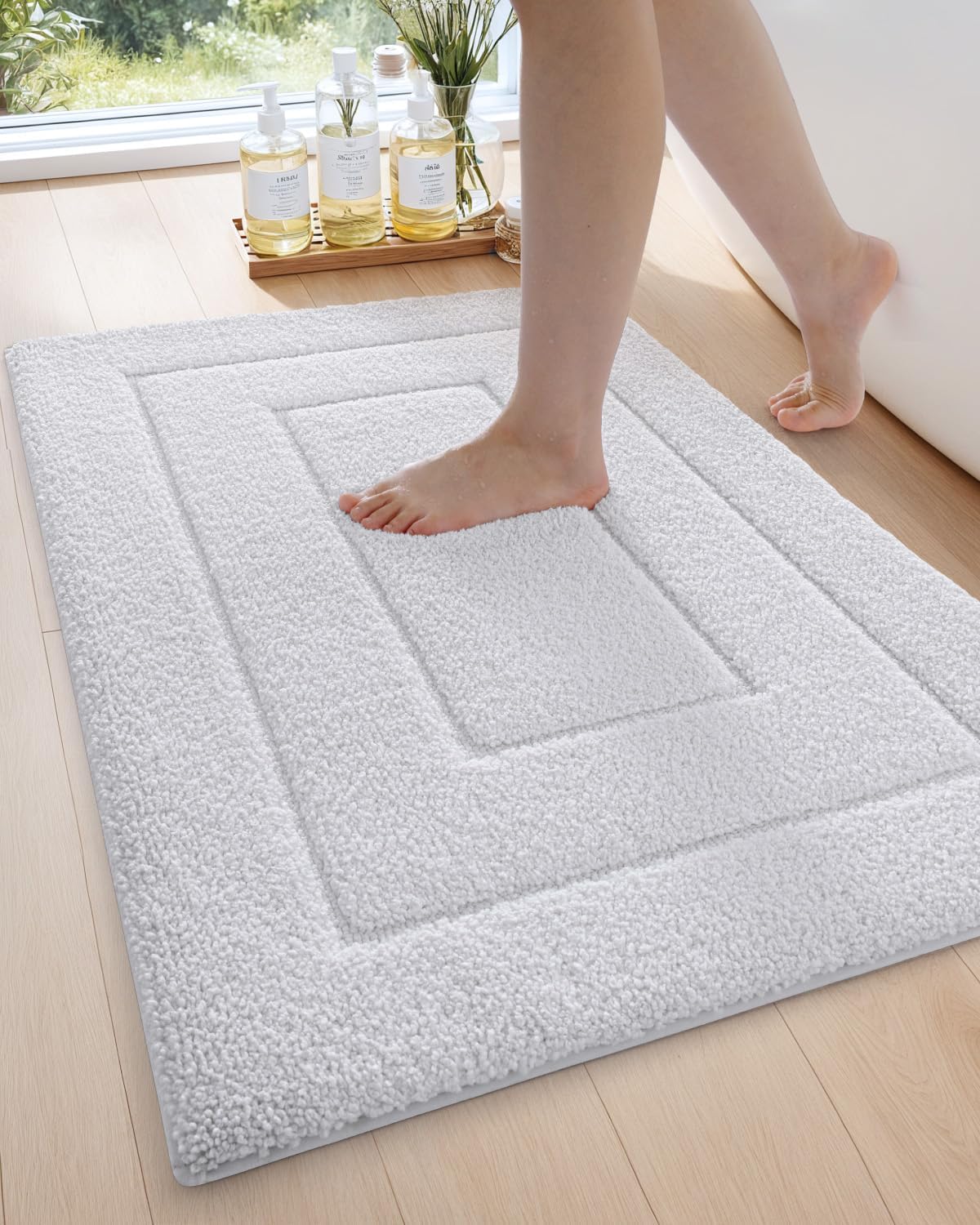 DEXI Bathroom Rug 32x20, Non Slip Washable Bath Mat for Shower Floor, Absorbent Soft Bathmat with Rubber Backing, Quick Dry Microfiber Carpet, White