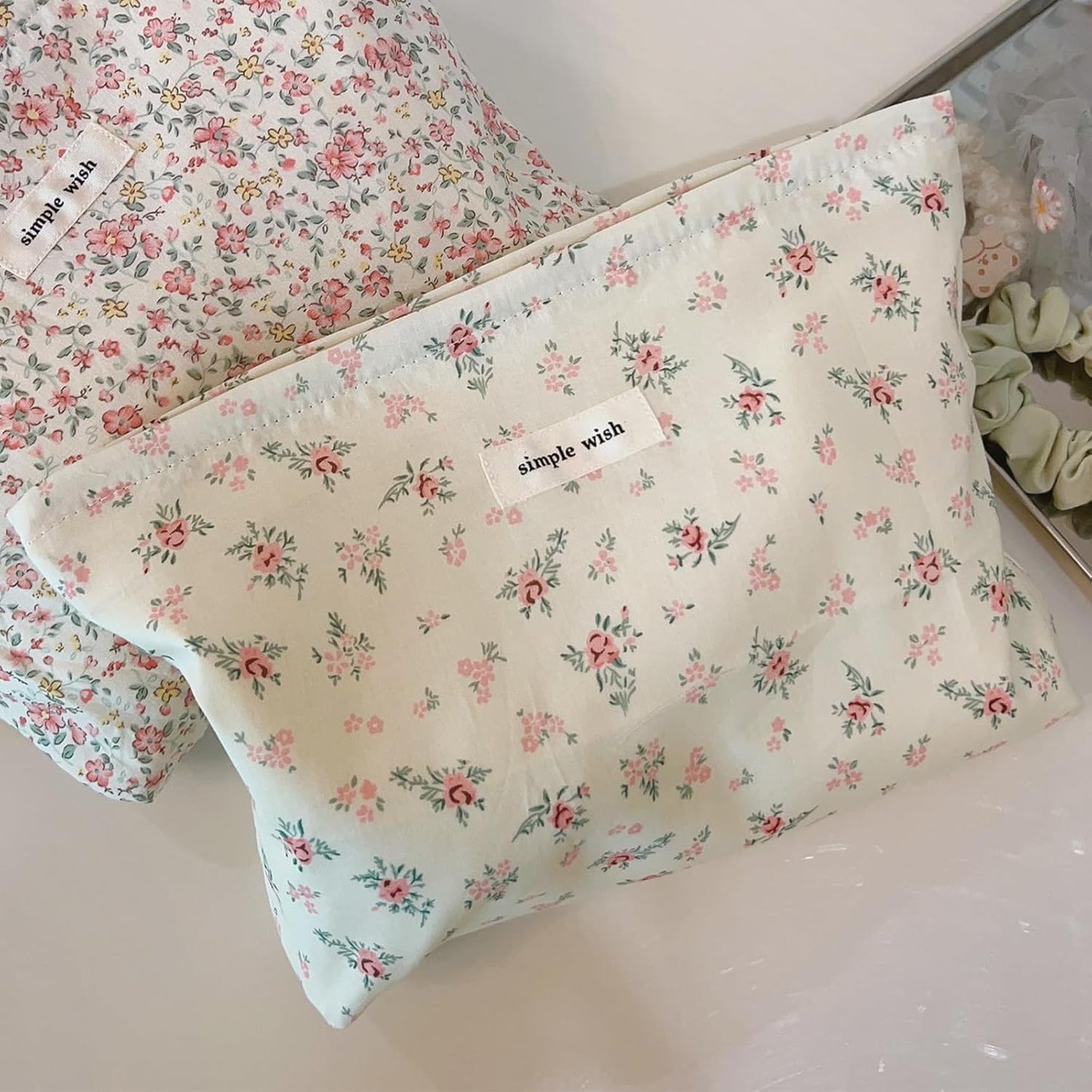 Wudygirl Large Capacity Makeup Pouch Aesthetic Cute Makeup Bag Canvas Toiletry Bag Pencil Pouch with Zipper (Beige and Small Floral)