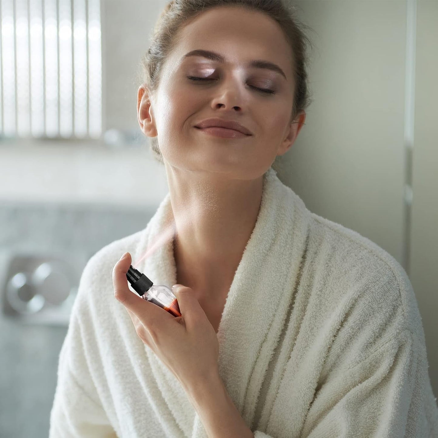 Nuogo 50 Pieces Mini Glass Spray Bottles Bulk 4 Oz Fine Mist Glass Bottles with Funnel Dropper and Cleaning Brush Refillable for Essential Oils, Perfumes and Aromatherapy(Transparent)