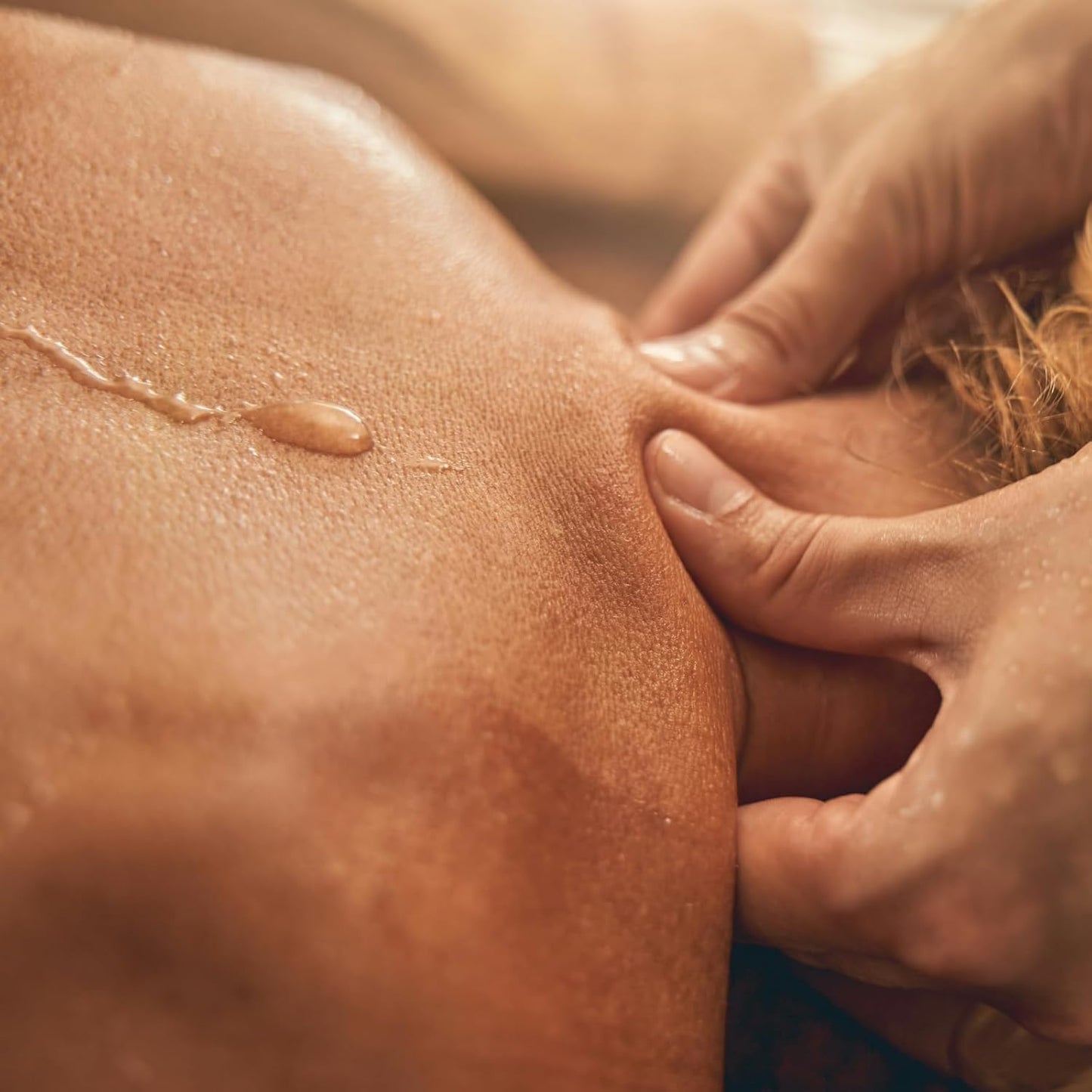 MELONY Massage Oil Candle for Pure Relaxation- 8.1 oz- Moisturizing Essential Oil Body Massage Candle for Home Spa- Amazing Gift for Women & Men (Verbena & Patchouli)