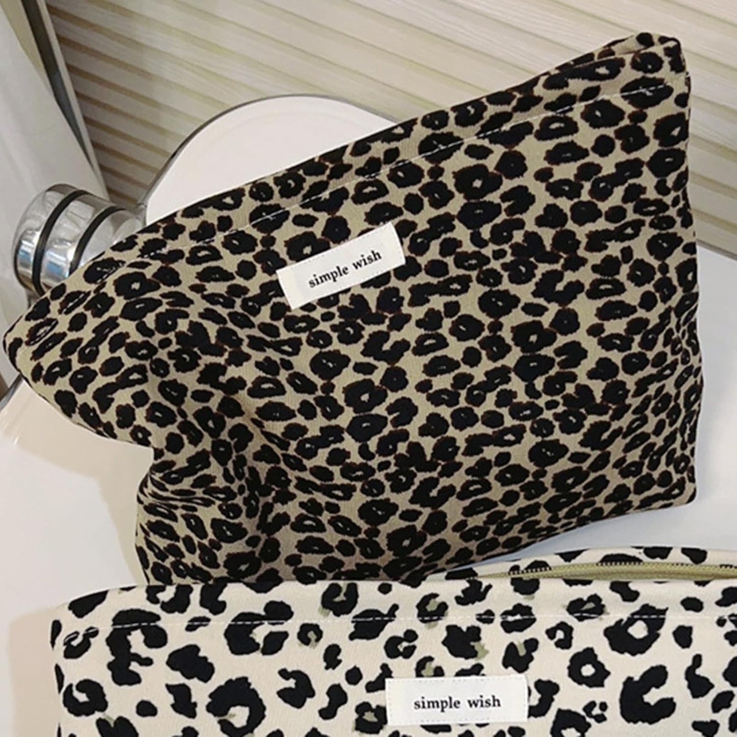 Wudygirl Leopard Makeup Bag Cosmetic Bag for Women Large Capacity Toiletry Bag Makeup Pouch Canvas Aesthetic Travel Makeup Bag Zipper Pouch (Leopard Print)