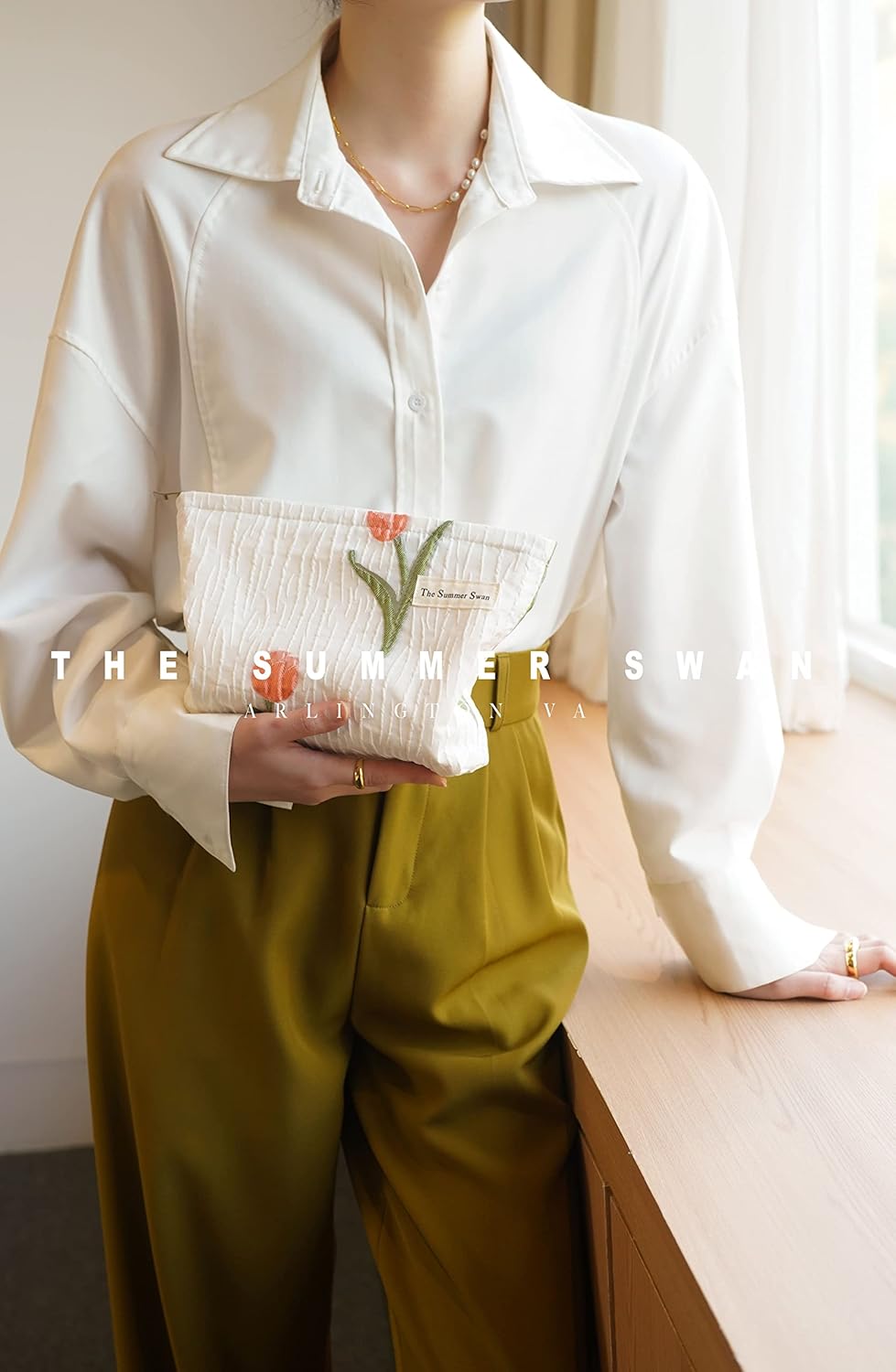 The Summer Swan | Large Aesthetic Makeup Bag Preppy Skincare Organizer Floral Mid-day Clutch Period Kit Hygiene Cute (Tulip)