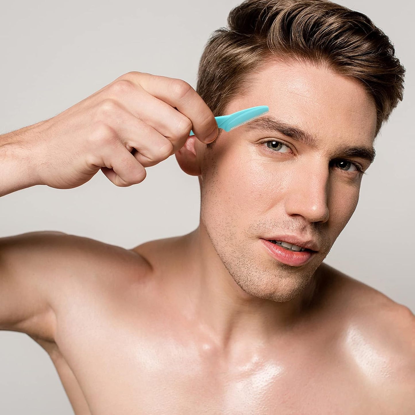 ASTARON 60 Pcs Face Razors - Dermaplaning Tool for Face, Eyebrow Shaver for Women and Men, Portable Size