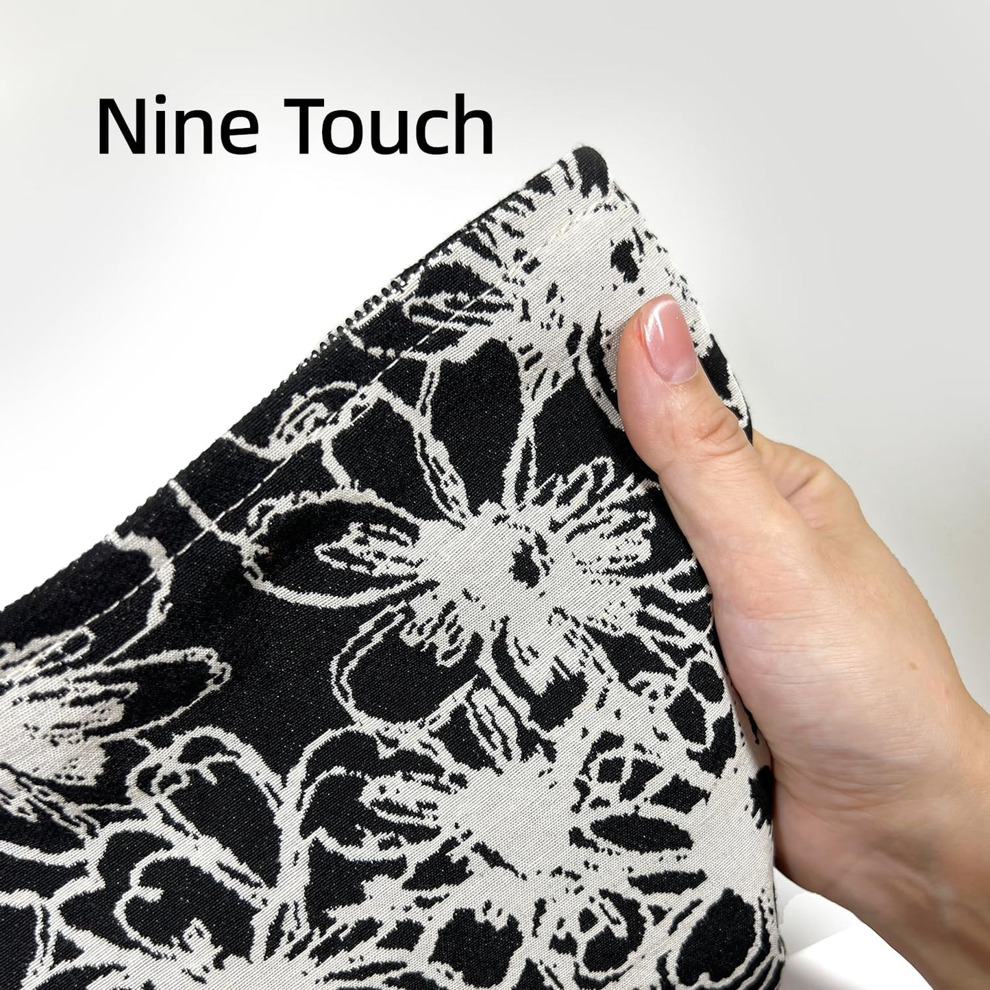 Floral Makeup Bag for Women,Travel Makeup Pouch for Purse, Black Zippered Pouch, Canvas Make Up Bag L Comfortable Lightweight Makeup Bag, Zipper Bag Cosmetic Bag for Women