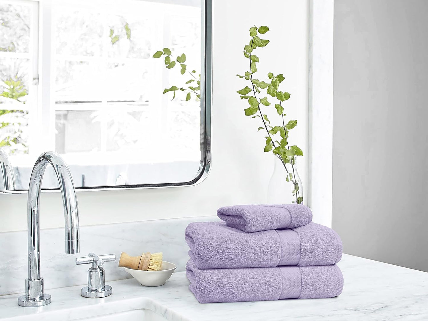 GLAMBURG 700 GSM Premium 8-Piece Towel Set - Contains 2 Bath Towels 30x54, 2 Hand Towels 16x28, 4 Wash Cloths 13x13 - Luxury Hotel & Spa Quality - Durable Ultra Soft Highly Absorbent - Purple