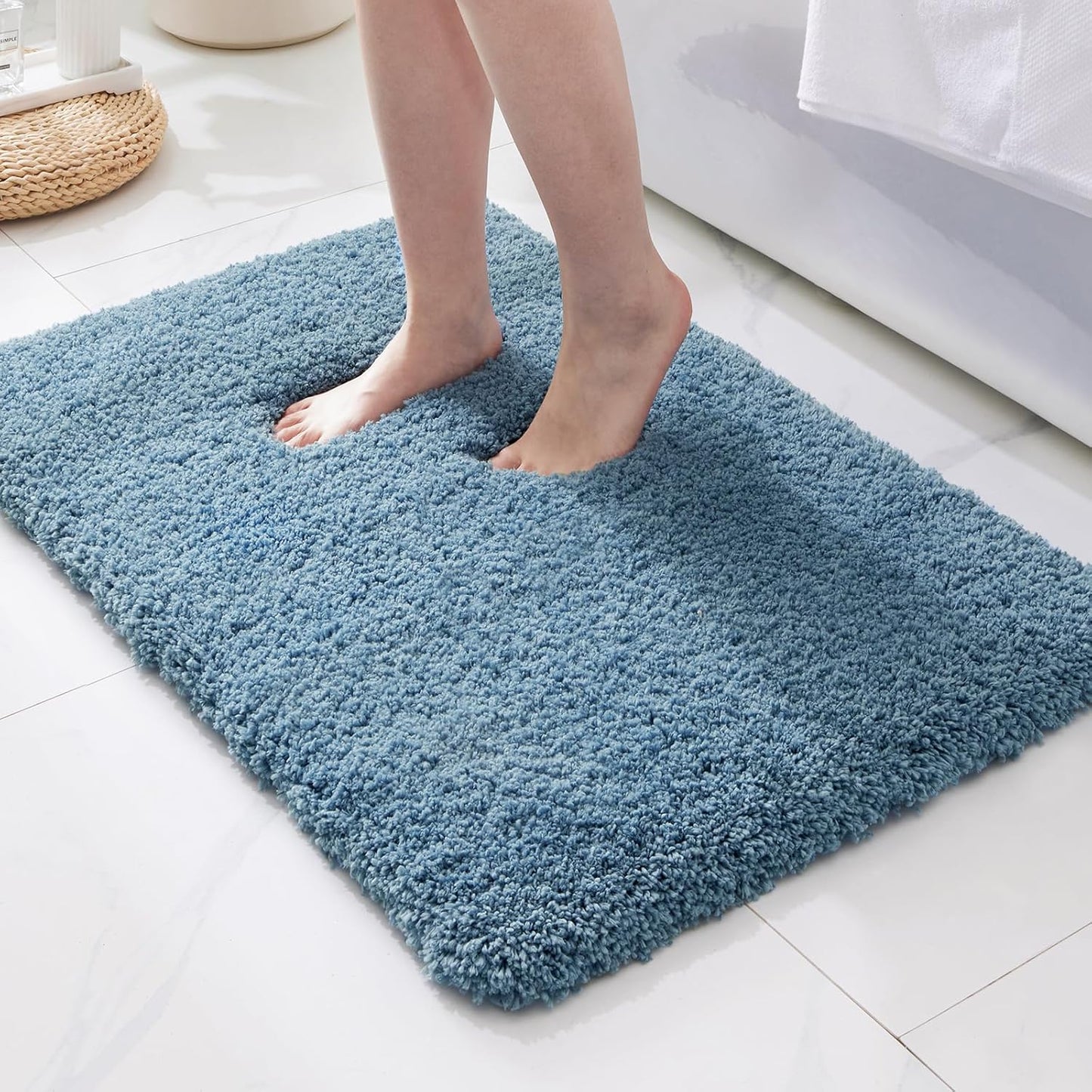 ILANGO Blue Bathroom Rugs 24" × 17" Small Non Slip & Super Absorbent Extra Thick Soft, Washable Bath Mat for Floor, Microfiber Plush Shaggy Bath Rug with Rubber for Bathtub Shower Room Sink