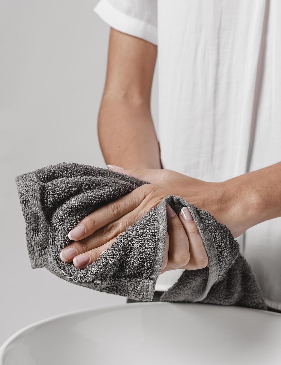 Delara 100% Organic Cotton Towels 650 GSM Plush Feather Touch Quick Dry Wash Cloth, Pack of 24 GOTS Certified, Oeko-Tex Green Certified, Organic Cotton Wash Cloth, 13"X13"