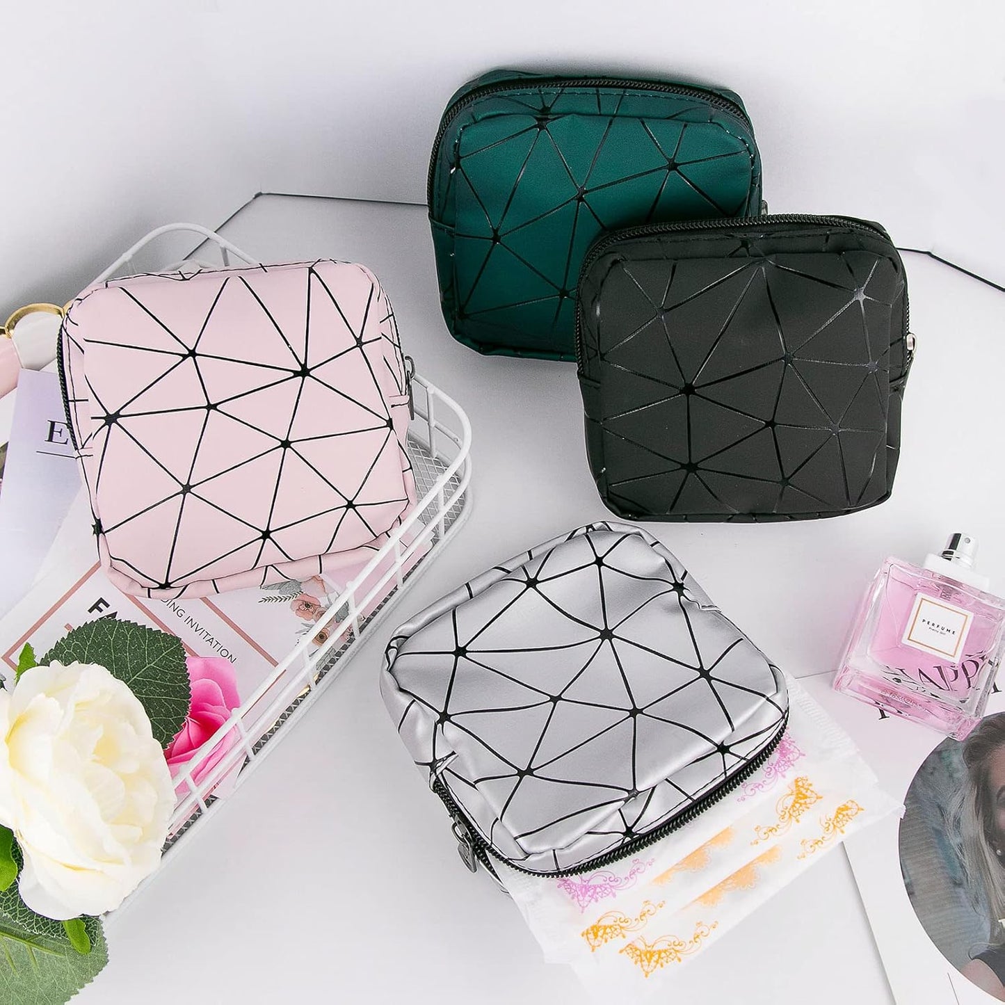 Sanitary Napkin Storage Bags 4 Pcs Menstrual Cup Pouches Nursing Pad Holder Tampon Bags Portable Period Kit Bag Feminine Product Pouch for Girls for Pads and Tampons with Zipper