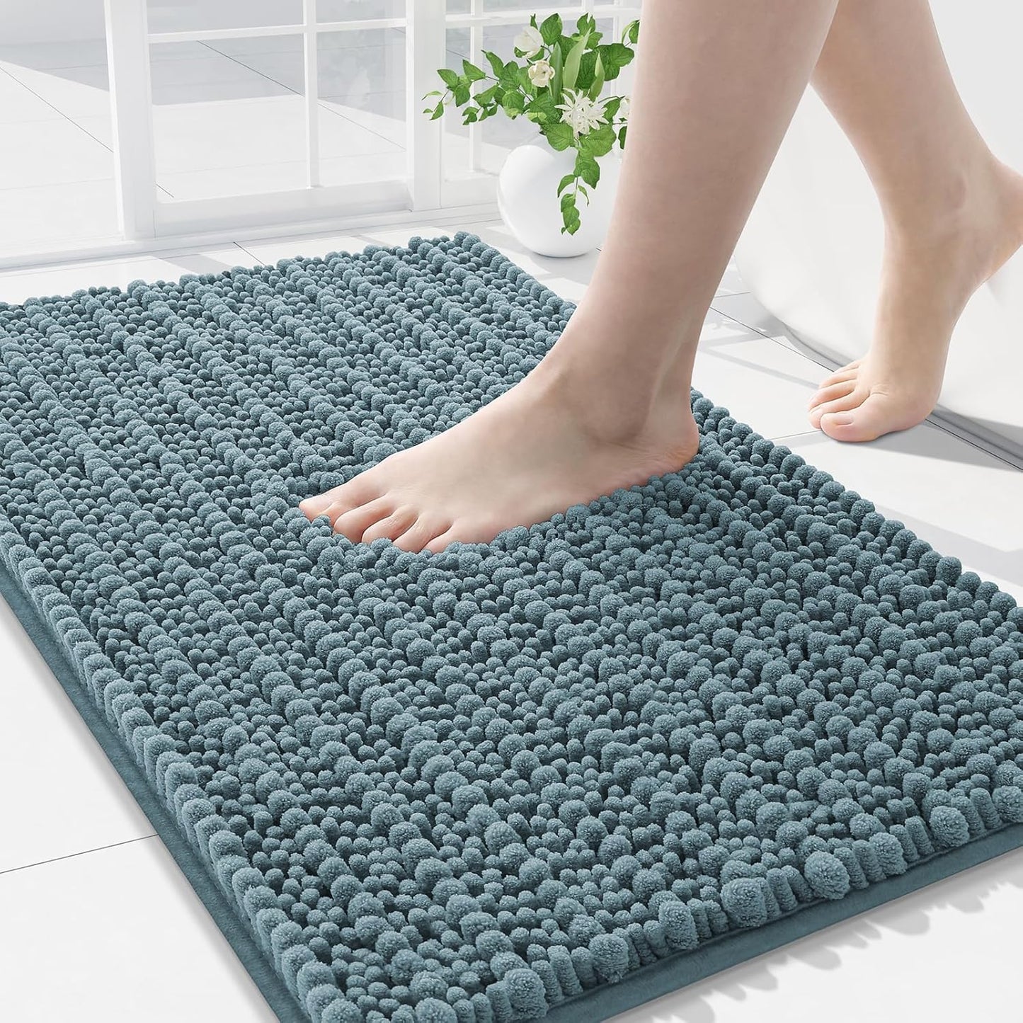 Arotive Luxury Chenille Bathroom Rug Mat, Extra Soft Thick Absorbent Shaggy Bath Rugs, Non-Slip Machine Wash Dry, Plush Bath Mats for Bathroom, Shower and Tub, 34x21, Smoky Gray