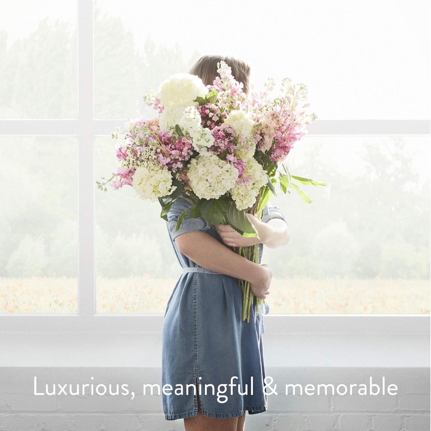 Thymes Moisturizing Body Wash with Pump - Body Soap - Bath Products - Skin Care - Liquid Soap with Notes of Water Lily, White Cyclamen, Driftwood, Yuzu, & Bamboo (Aqua Coralline, 9.25 fl oz)