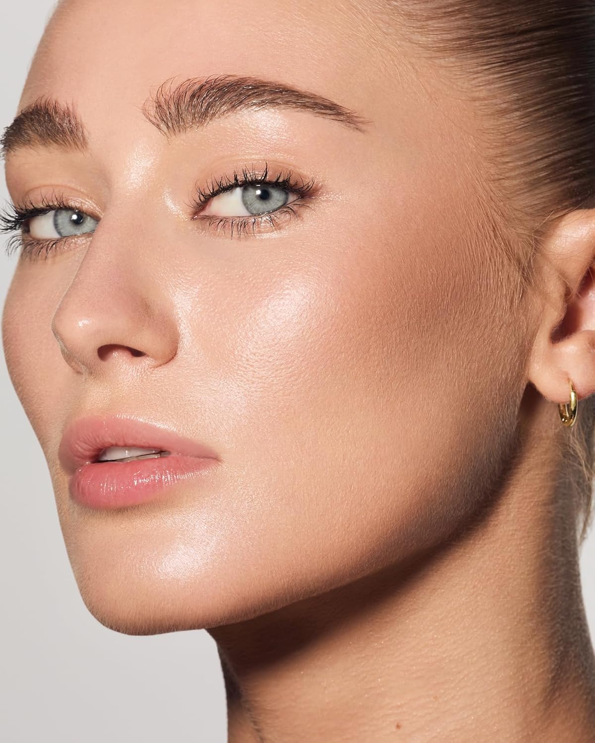 MAKE Beauty Skin Mimetic Microsuede Bronzer Powder - Matte Bronzing Powder Contour, Buildable Formula, Non Comedogenic, Long Lasting Color. Shade - Full Moon, for Fair Skin