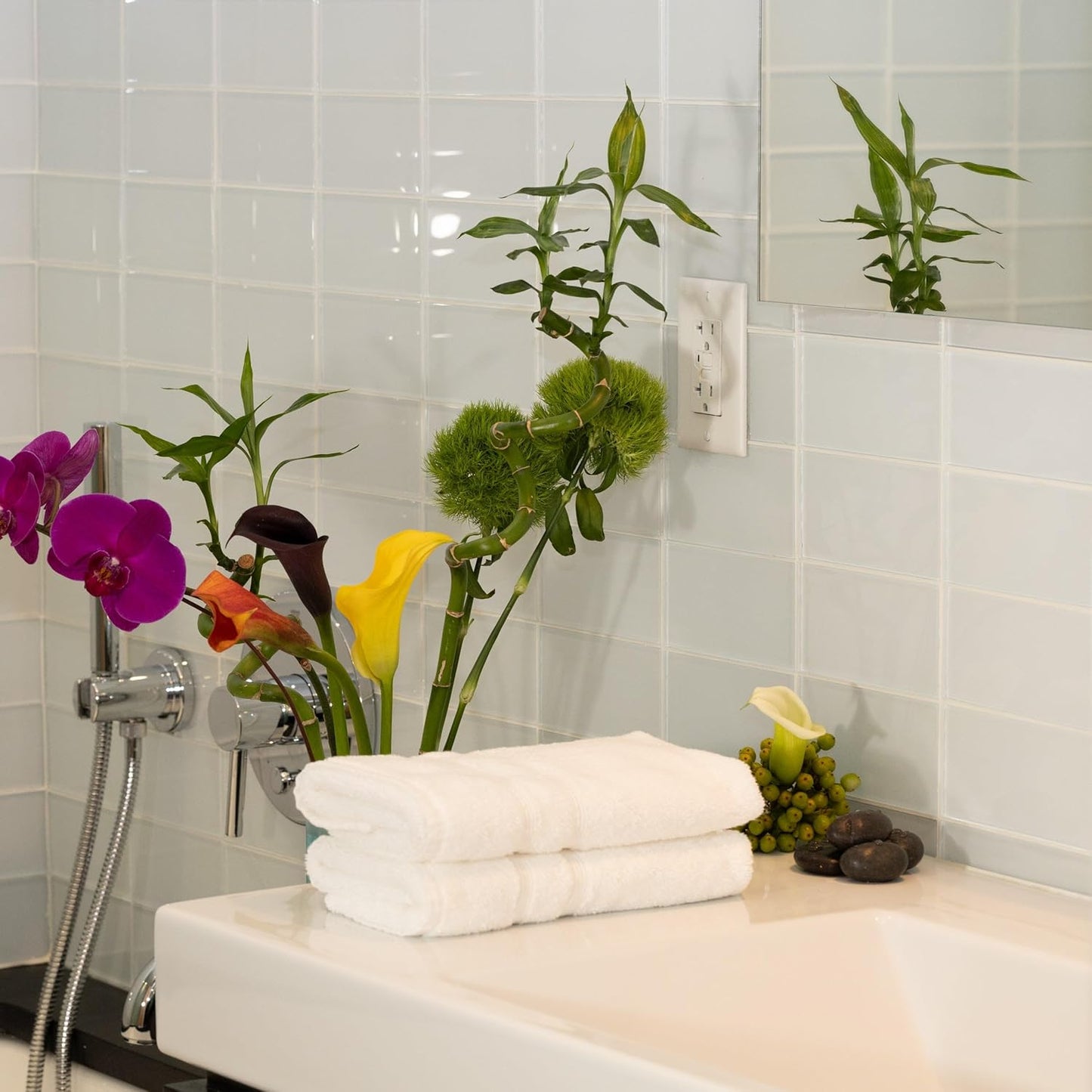 Mosobam Luxury Turkish Set of 4 Hand Towels 16X30 White 700 GSM Bamboo Viscose & Aegean Turkish Combed Cotton