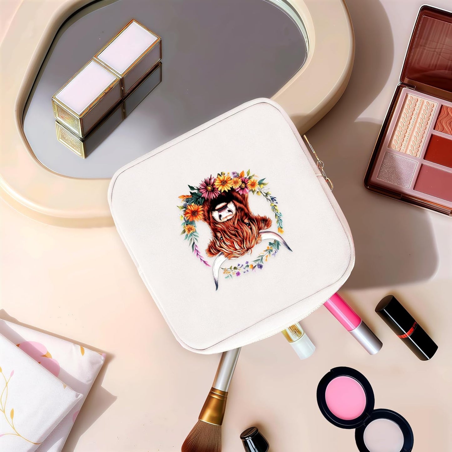 Highland Cow Mini Makeup Bag, Cow Gift For Women Girls, Cute Portable Zipper Pouch Cosmetic Bag For Teen Girls Kids, Small Storage Bag For Sanitary Pad, Period napkin bag!